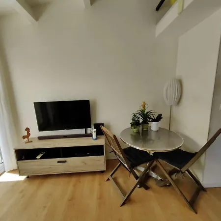 T2 Climatise Avec Piscine, Tennis, Parking - A 1km De La ! - Fr-1-607-174 아파트