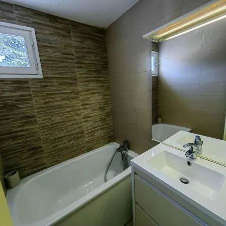 T2 Climatise Avec Piscine, Tennis, Parking - A 1km De La ! - Fr-1-607-174 *
